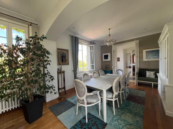 Vente / Maison bourgeoise à Riorges (42153)