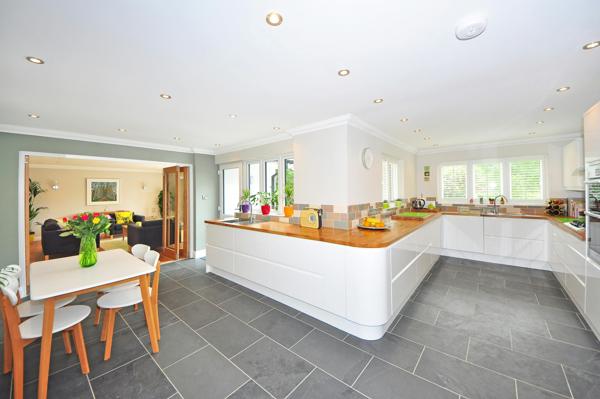 Maison
         5 pièces
        - 140 m² 487 000 € *