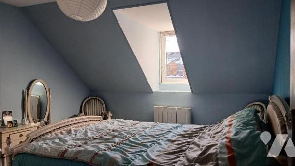 Maison restaurée comprenant :
- au rez-de-chaussée : cuisine aménagée et équipée ouverte sur s...