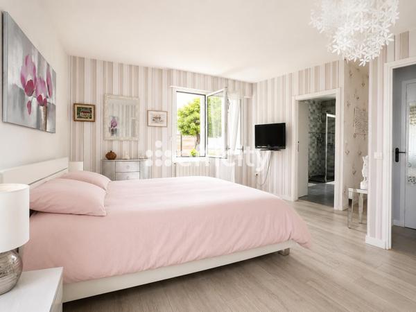 Maison
         6 pièces
        - 160 m² Bien prestige