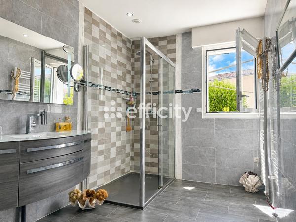 Maison
         6 pièces
        - 160 m² Bien prestige