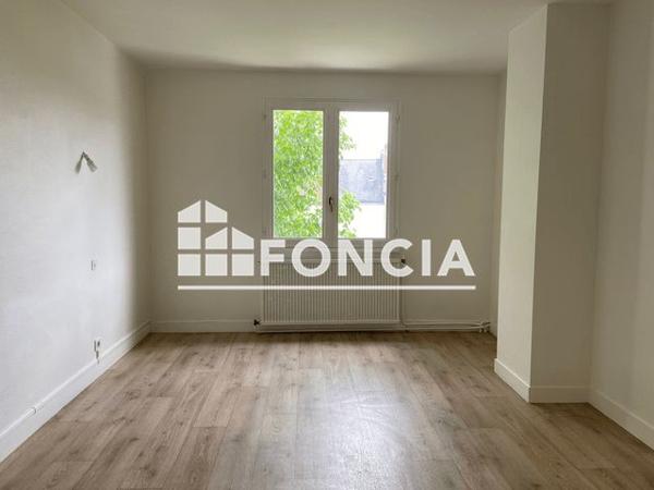 Location Maison 5 pièces 126.2 m² - 11 AVENUE DE BOURGES Gien 45500