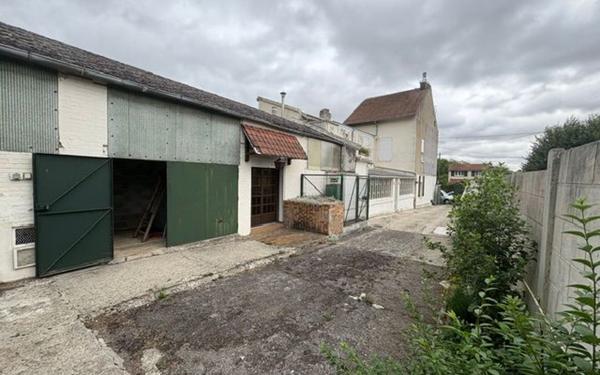 Maison à vendre    9 pièces •  Saint-Quentin