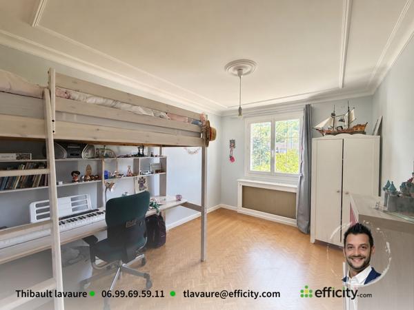 Maison
         7 pièces
        - 158 m²