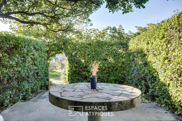 Villa patio et ses doubles extérieurs en bord de mer