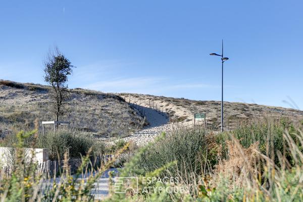 Villa patio et ses doubles extérieurs en bord de mer
