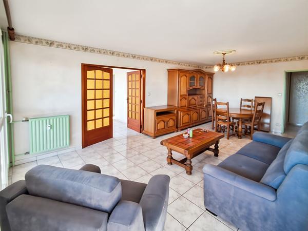 Appartement Vitrolles 4 pièce(s) avec cave et terrasse