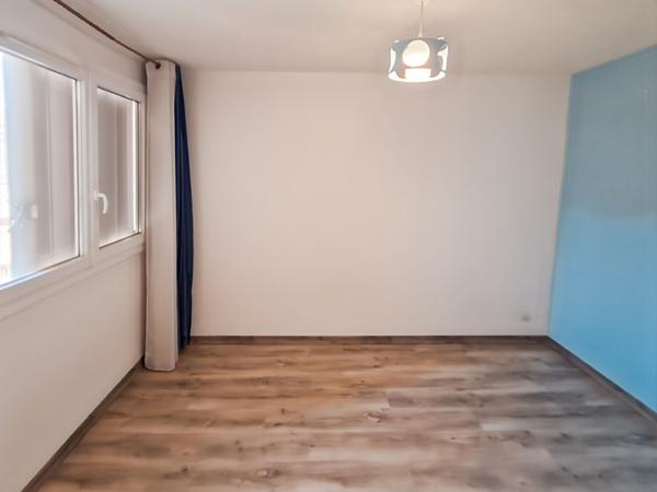 Appartement Vitrolles 4 pièce(s) avec cave et terrasse