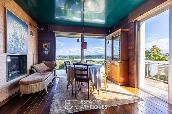 Maison d’architecte avec vue panoramique et piscine