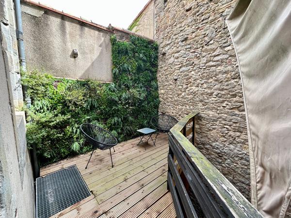 Appartement T2 traversant avec terrasse et patio à vendre Carcassonne Bastide