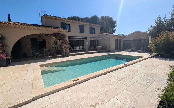 Maison à vendre    5 pièces • 143 m2 Six-Fours-les-Plages