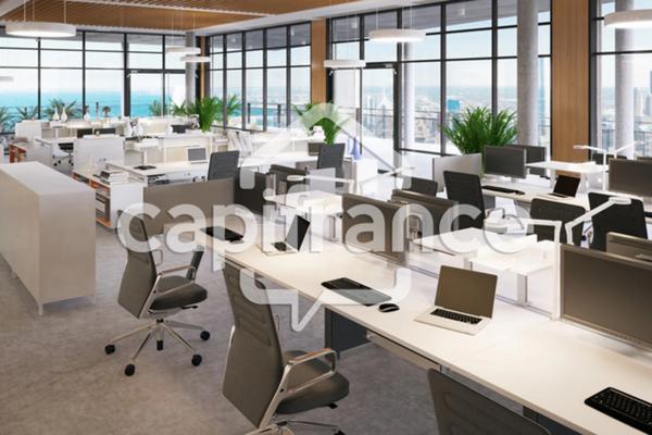 Château-Thierry, à vendre immeuble de bureaux de trois plateaux de 900 m2 en parfait état sur un terrain de 6500 m2