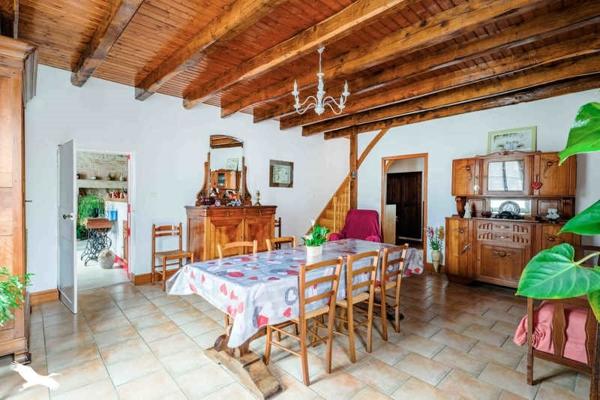 Maison 187 424 € Montjean 6 p 179 m² DPE E