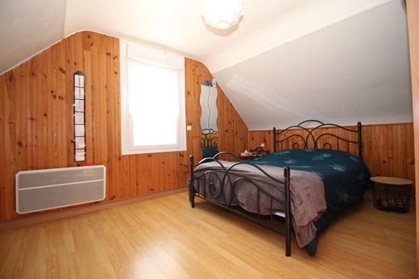 Grande maison familiale d'environ 135m² avec vie de plain-pied, jardin et piscine en campagne de Trignac