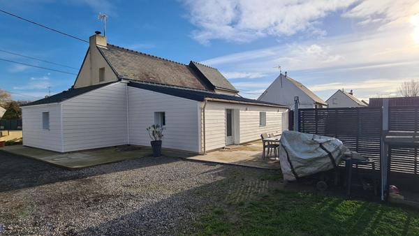 Grande maison familiale d'environ 135m² avec vie de plain-pied, jardin et piscine en campagne de Trignac
