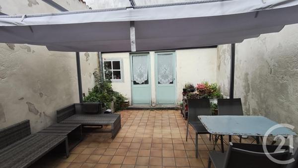 Maison à vendre  6 pièces - 147,05 m2 SAINTES - 17
