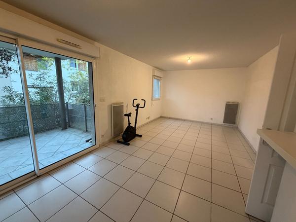 Appartement Nimes 2 pièces avec jardin