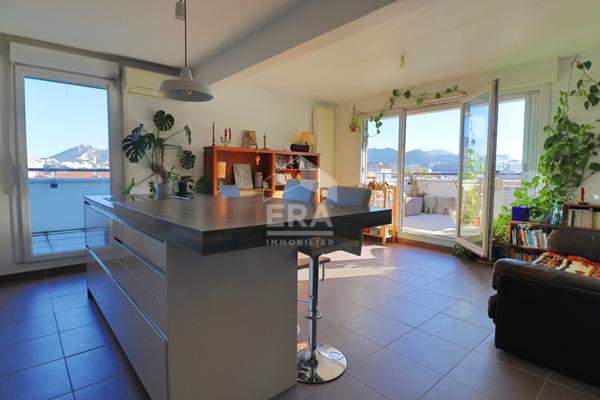 A vendre T4 75 m2 LUMINEUX TRAVERSANT GRANDE TERRASSE SUD CALME PARKING DERNIER ETAGE