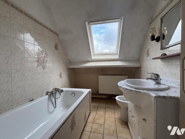Louvier, maison familiale avec studio duplex, 126 m²