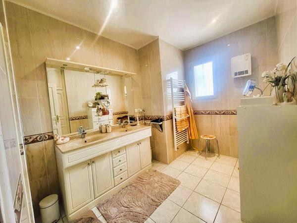 Maison Pia / Plain pied / Piscine / Garage