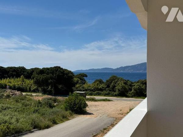 À VENDRE : PIETROSELLA  - T2 VUE SUR LES ÎLES SANGUINAIRES ET TERRASSE
Découvrez cet apparteme...