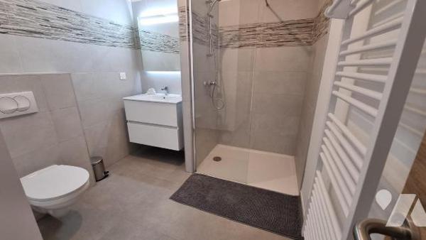 À VENDRE : PIETROSELLA  - T2 VUE SUR LES ÎLES SANGUINAIRES ET TERRASSE
Découvrez cet apparteme...