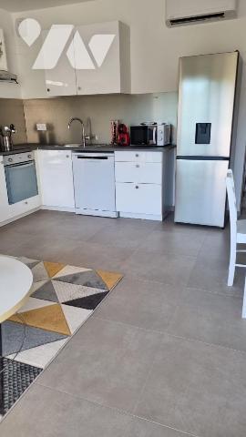 À VENDRE : PIETROSELLA  - T2 VUE SUR LES ÎLES SANGUINAIRES ET TERRASSE
Découvrez cet apparteme...