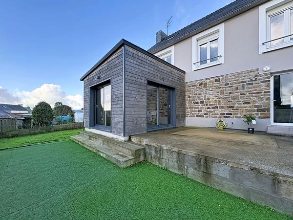 Inzinzac-Lochrist - Maison 142 m² des années 60 - 5 chambres - jardin