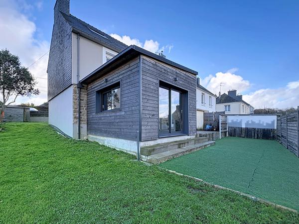 Inzinzac-Lochrist - Maison 142 m² des années 60 - 5 chambres - jardin