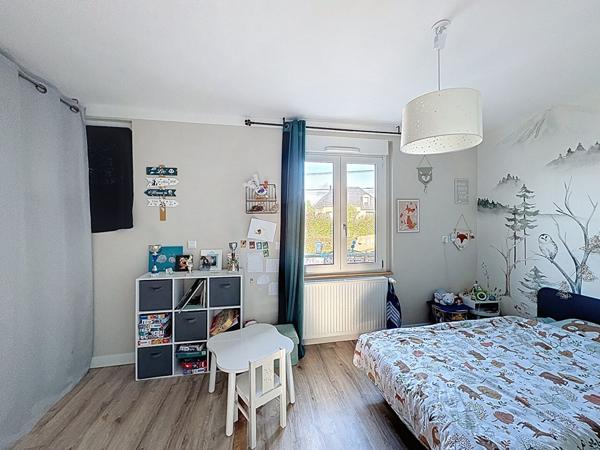 Inzinzac-Lochrist - Maison 142 m² des années 60 - 5 chambres - jardin