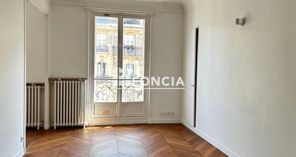 Location Appartement 4 pièces 77.59 m² - Paris 75012