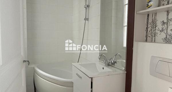 Location Appartement 4 pièces 77.59 m² - Paris 75012