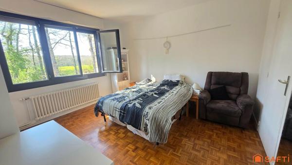 Maison rénovée avec volumes, dépendances et cadre nature