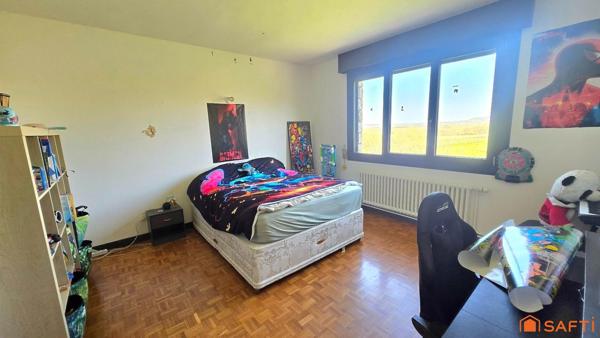 Maison rénovée avec volumes, dépendances et cadre nature