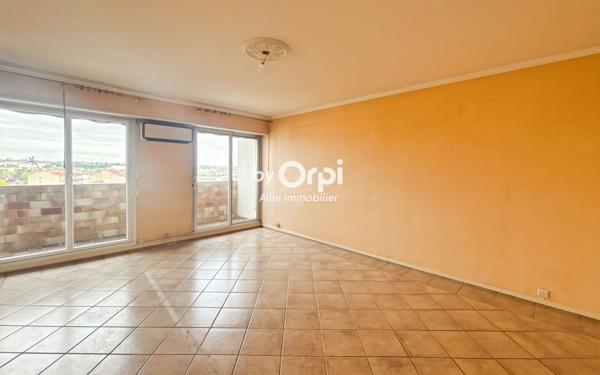 Appartement à vendre    3 pièces •  Montluçon