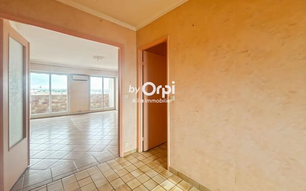 Appartement à vendre    3 pièces •  Montluçon