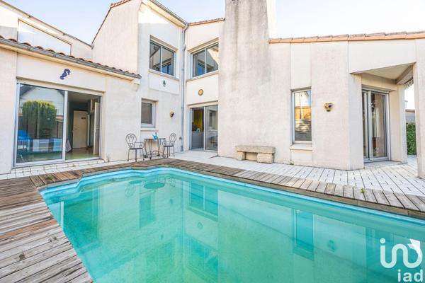 Maison à vendre 6 pièces 205 m² Niort