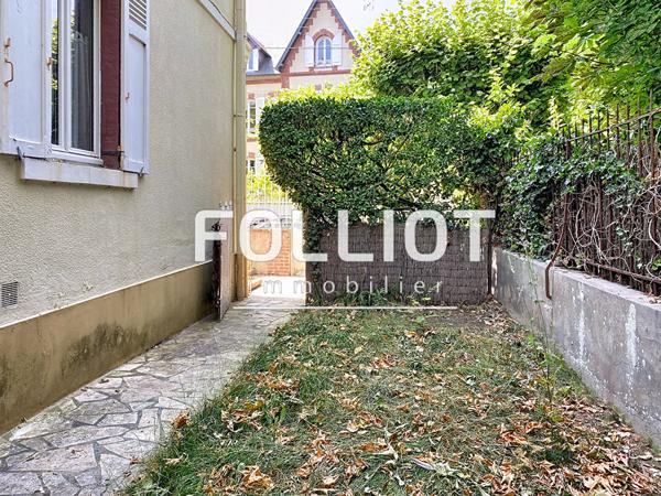 A vendre 2 pièces en rez-de-jardin avec parking
