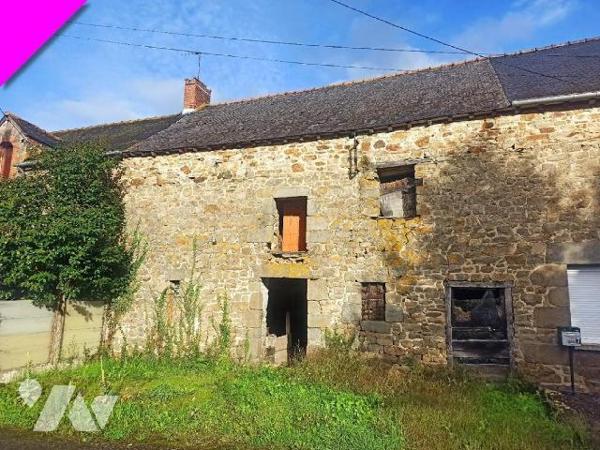 Bâtiment en pierres à rénover entièrement comprenant une pièce avec cheminée au rez-de-chaussée...