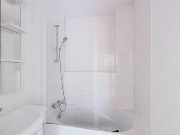 Location                                                      Chambre
                        
                     1 pièces                      58 m2                     à Valenton