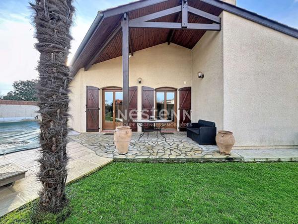 SOUS OFFRE ACCEPTEE PAR LES PROPRIETAIRES- VILLATE- Maison de plain-pied avec piscine sur plus de 1000 m² de terrain -