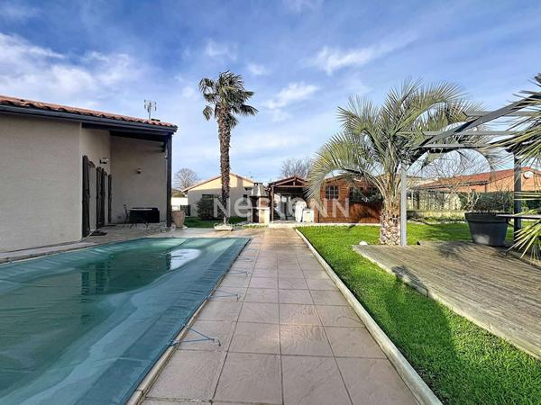 SOUS OFFRE ACCEPTEE PAR LES PROPRIETAIRES- VILLATE- Maison de plain-pied avec piscine sur plus de 1000 m² de terrain -