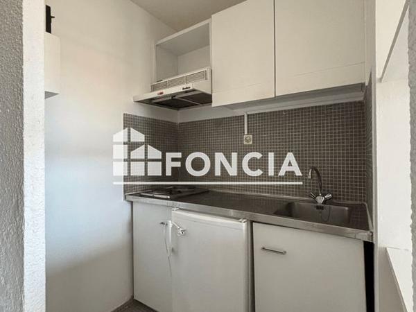 Location Studio 27.4 m² - 25 RUE DE CUQUES Aix-en-provence 13100