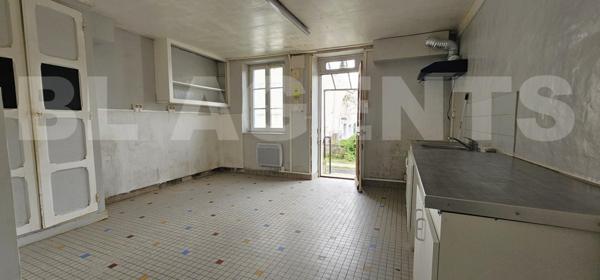 Maison indépendante 75 m² / 2 chambres / Extérieur clos 45 m² + Parcelle 50 m² / Centre MOUROUX tout