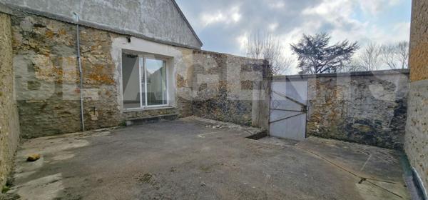 Maison indépendante 75 m² / 2 chambres / Extérieur clos 45 m² + Parcelle 50 m² / Centre MOUROUX tout