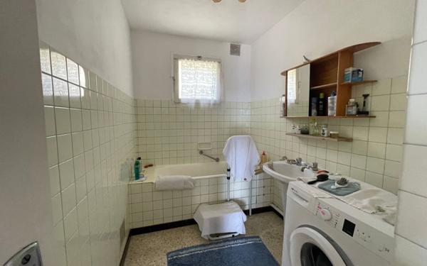 Appartement à vendre    3 pièces •  Toulon