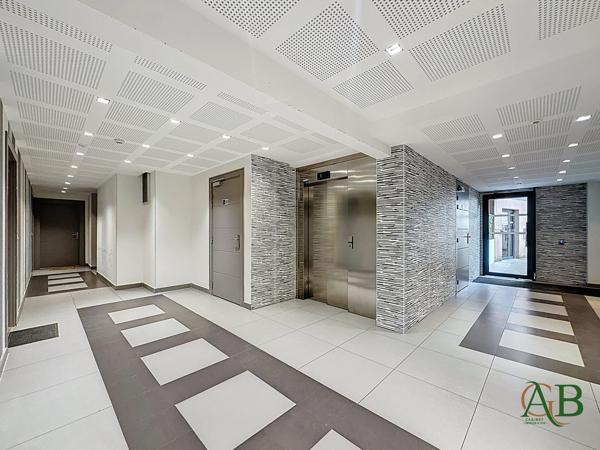 Bayonne T2 45m2 + pkg en sous sol