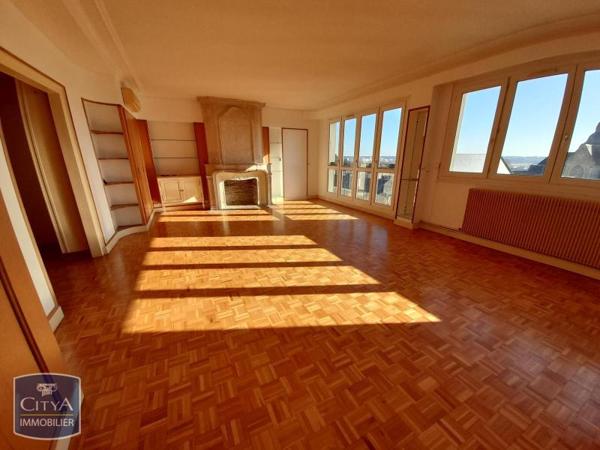 Appartement à louer 6 pièces 163.19m²
