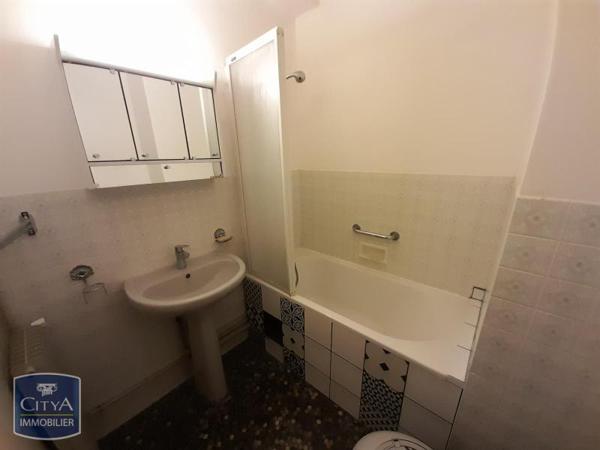 Appartement à louer 6 pièces 163.19m²