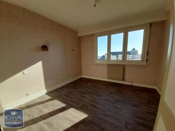 Appartement à louer 6 pièces 163.19m²